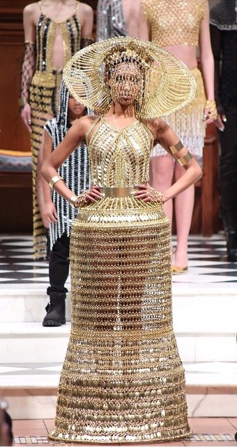 Finale Look at Laurel DeWitt F/W 2015 Show